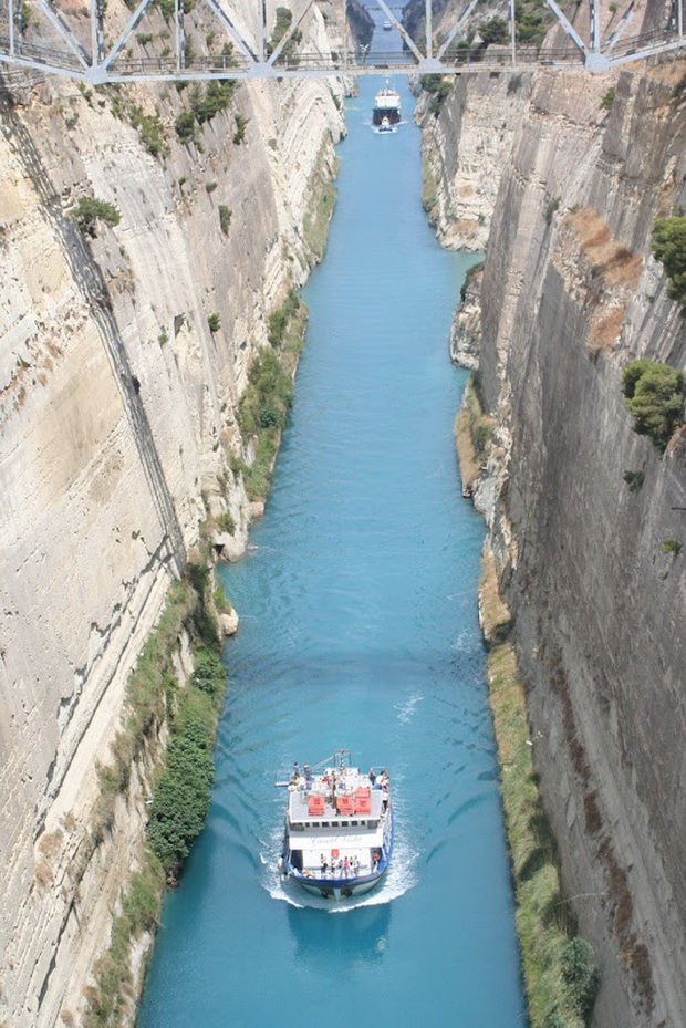 korintski-kanal-najtesniot-morski-kanal-12