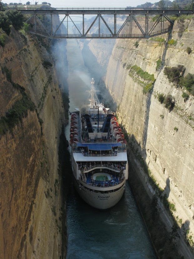 korintski-kanal-najtesniot-morski-kanal-6