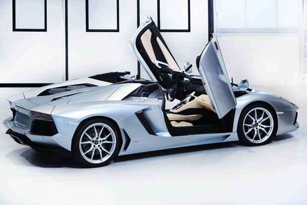 lamborgini-go-pretstavi-aventador-lp-700-4-roadster-11