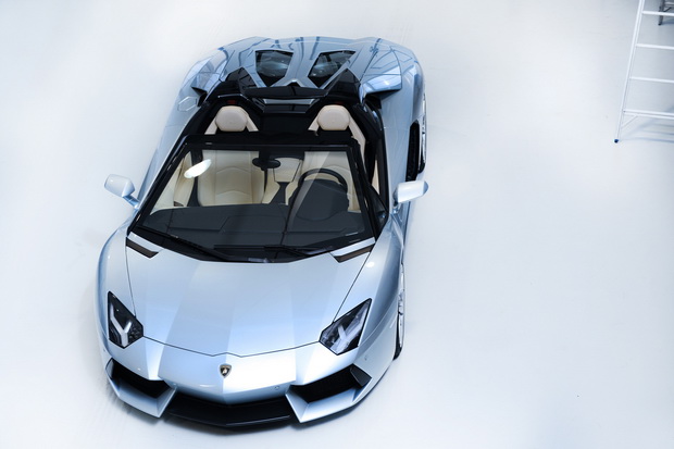 lamborgini-go-pretstavi-aventador-lp-700-4-roadster-8