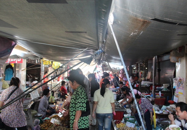 vaka-izgleda-eden-sosema-obicen-market-vo-tajland-foto-02