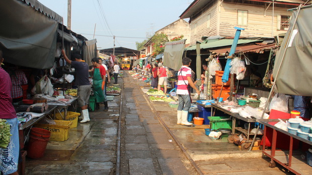 vaka-izgleda-eden-sosema-obicen-market-vo-tajland-foto-03