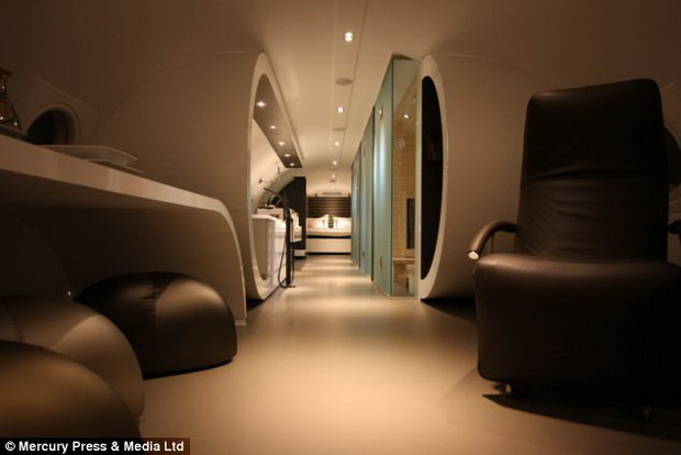 nokjevanje-vo-hotel-so-sauna-vgraden-vo-avion-cini-300-funti-1