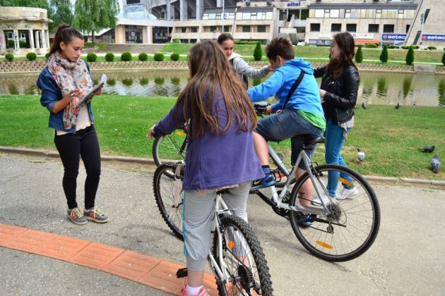 edukativna-trka-so-velosipedi-vo-gradski-park-4