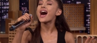 ariana-grande-sovrsheno-gi-imitira-britni-spirs-i-kristina-agilera-01-povekje