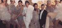 kris-jenner-go-proslavi-60ot-rodenden-so-zabava-od-2-milioni-dolari-vo-stilot-na-golemiot-getsbi-foto-01-povekje