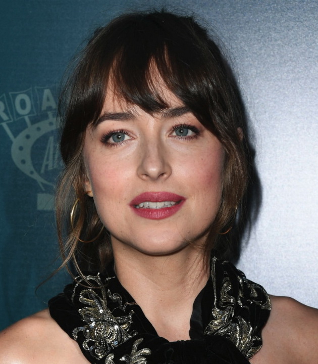 dakota-johnson-ja-zatvori-dupkata-pomegju-zabite-tviterdjiite-poludea-07.jpg