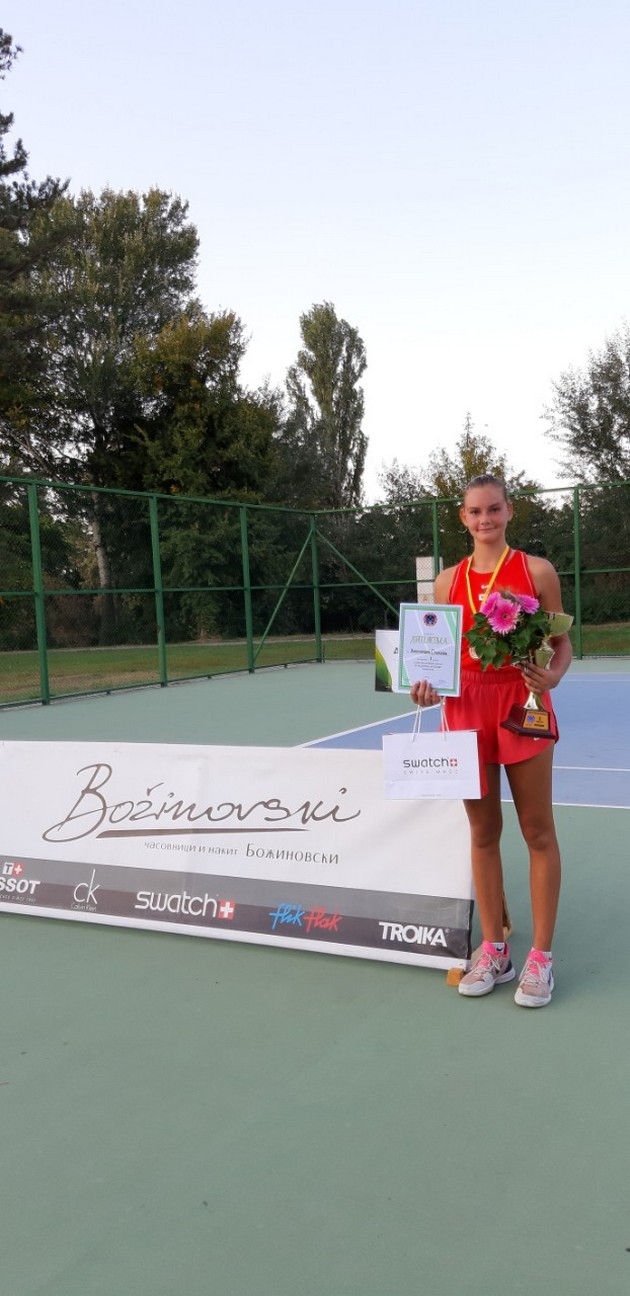 bozhinovski-chasovnici-i-nakit-gord-sponzor-na-otvorenoto-prvenstvo-na-tenis-vo-veles-swatch-za-pobednicite-11.jpg