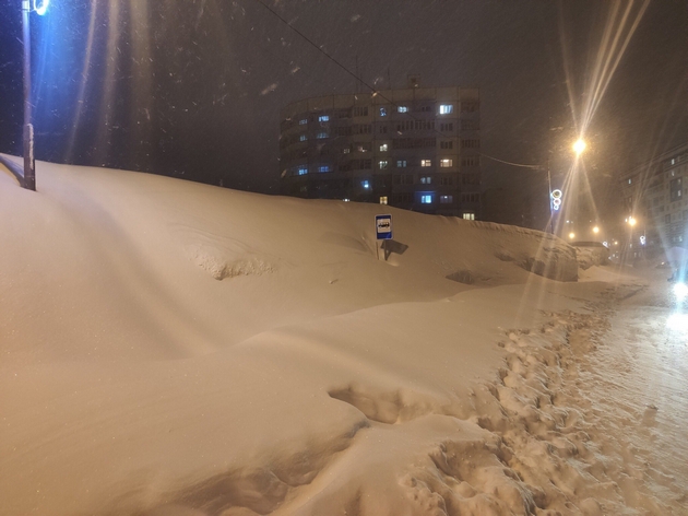 norilsk-najseverniot-grad-vo-rusija-izgleda-volshebno-posle-5-dnevnata-snezhna-bura-foto-10.jpg