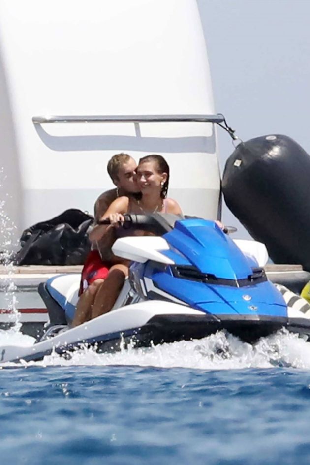 justin-bieber-vacation-exclusive-493.jpg