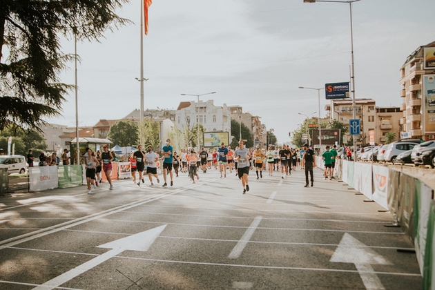 srusheni-drzhavni-rekordi-na-10-000-metri-na-halkeco-skopje-trcha-10km-05.jpg