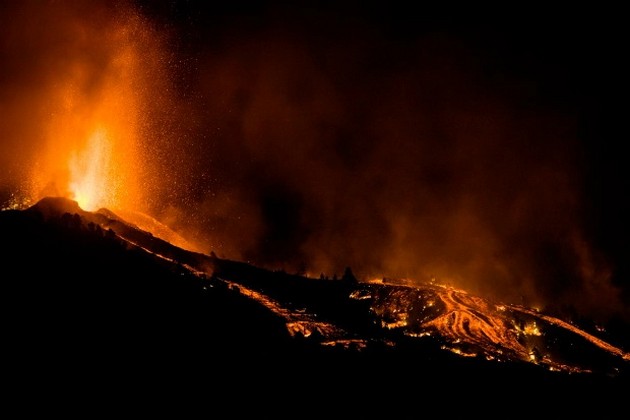 lavata-progolta-nad-100-kukji-mornichavi-fotografi-i-videa-od-erupcijata-na-vulkanot-na-shpanskiot-ostrov-la-palma-11.JPG