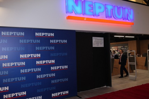 neptun-e-vo-ist-gejt-mol-09.jpg