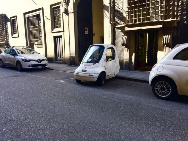 invalidska-kolichka-za-na-plazha-kamionchinja-za-sobiranje-otpad-zabavni-i-neobichni-raboti-shto-kje-gi-najdete-samo-vo-italija-foto-08.jpg