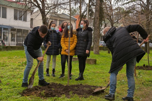 nikna-i-tretiot-penziski-park-penziskite-drushtva-so-akcija-vo-sveti-nikole-05.jpg