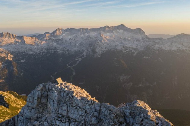 koliba-na-alpite-vo-italija-so-volsheben-pogled-nudi-besplaten-prestoj-no-samo-ako-uspeete-da-stignete-do-tamu-foto-12.jpg