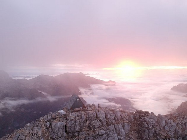 koliba-na-alpite-vo-italija-so-volsheben-pogled-nudi-besplaten-prestoj-no-samo-ako-uspeete-da-stignete-do-tamu-foto-13.jpg