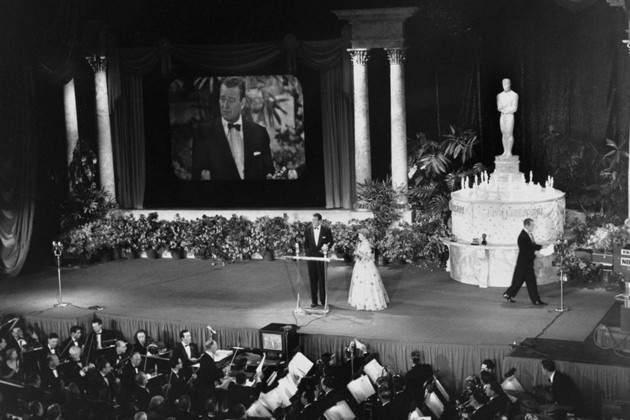 prvata-ceremonija-traela-samo-15-minuti-kako-izgledale-oskarite-pred-polovina-vek-i-povekje-foto-08.jpg