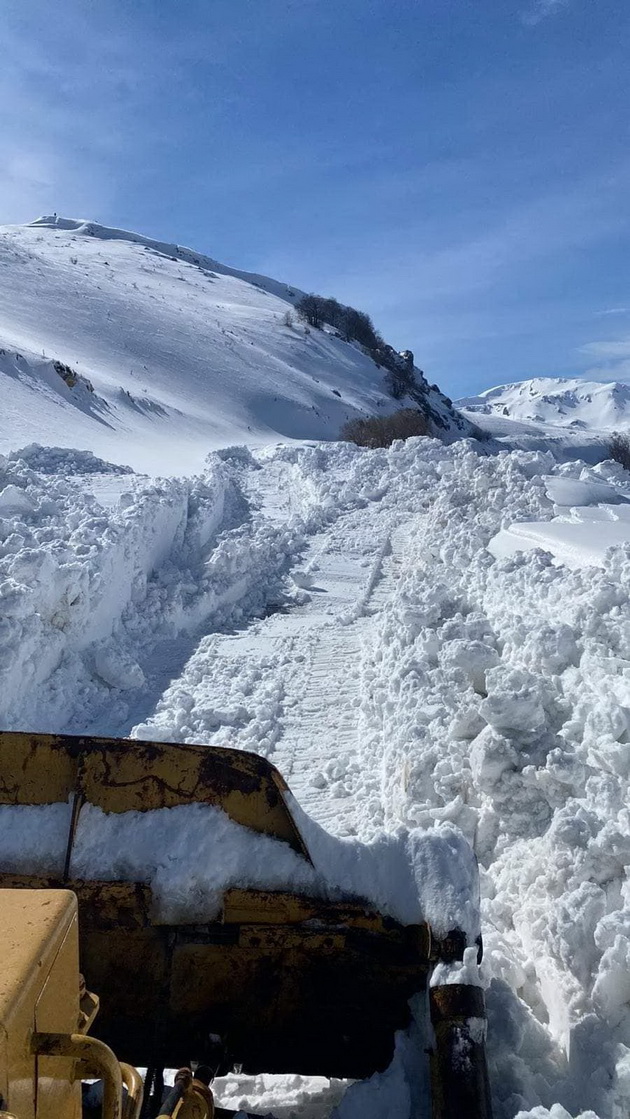 patot-nakaj-galichnik-na-prolet-so-natrupan-sneg-otstrana-e-unikatna-prikazna-foto-02.jpg