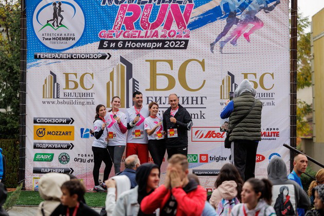 mozzart-zaedno-so-maratoncite-na-dolgi-pateki-zastana-zad-november-run-gevgelija-2022-03.jpg