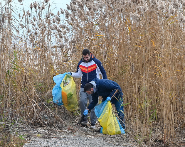 skopsko-pivarci-i-opshtinite-vo-zaednichka-akcija-ischistija-7-lokacii-okolu-ohridskoto-ezero-04.jpg