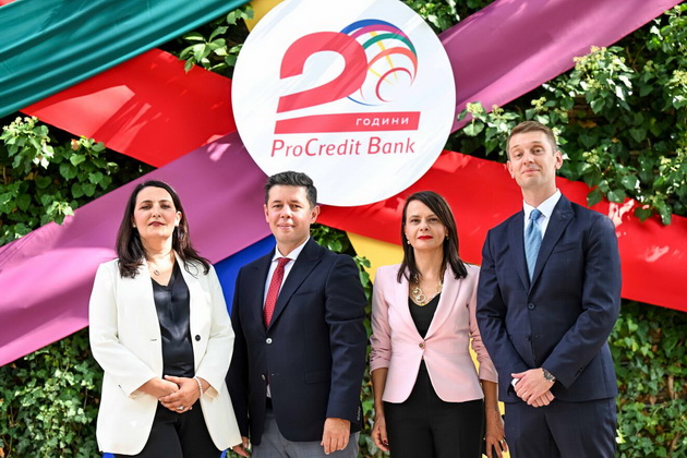 procredit-banka-proslavi-20-godini-postoenje-na-makedonskiot-pazar-01.jpg