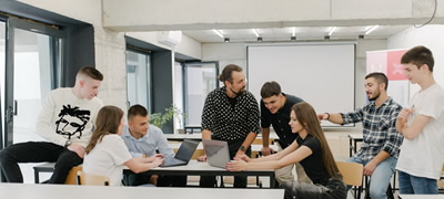 studenti-shto-sakaat-da-vodat-ne-da-sledat-kje-go-menuvaat-svetot-povekje.jpg