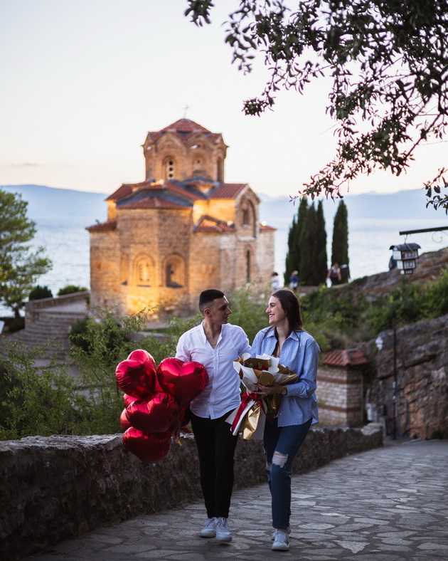 stefan-ja-zaprosi-marija-nad-crkvata-sveti-jovan-kaneo-vo-ohrid-mi-trebashe-1-mesec-za-site-podgotovki-10.jpg