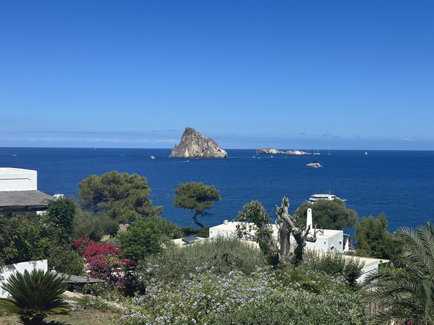 didjej-mac-za-patuvanjeto-na-sicilija-letavme-so-avion-preku-tirana-vidovme-vulkanska-erupcija-na-stromboli-40_copy.jpg