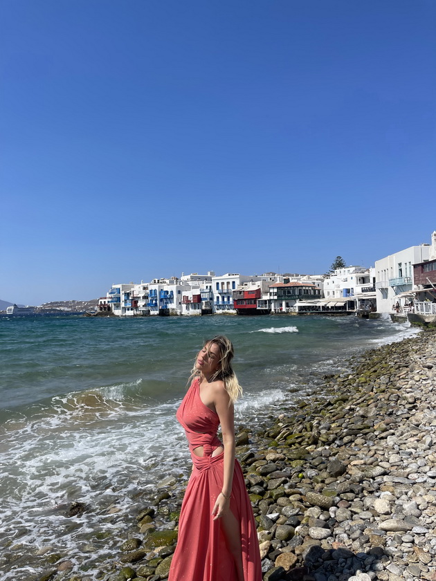 fotografot-badstef-letuvashe-na-mikonos-djin-tonik-e-od-25-nagore-a-najevtina-lezhalka-na-plazha-e-60-14.jpg