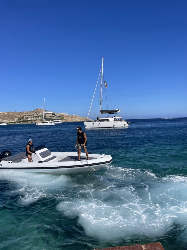 fotografot-badstef-letuvashe-na-mikonos-djin-tonik-e-od-25-nagore-a-najevtina-lezhalka-na-plazha-e-60-28.jpg