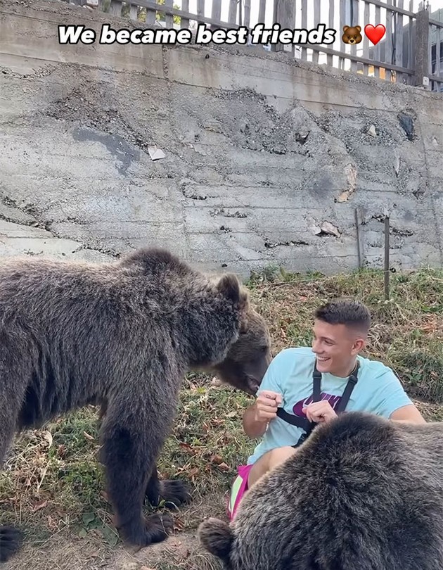 srpski-influenser-kritikuvan-za-viralno-video-se-snima-vo-duvlo-na-mechka-ili-si-lud-ili-mechkite-se-pitomi-05.JPG