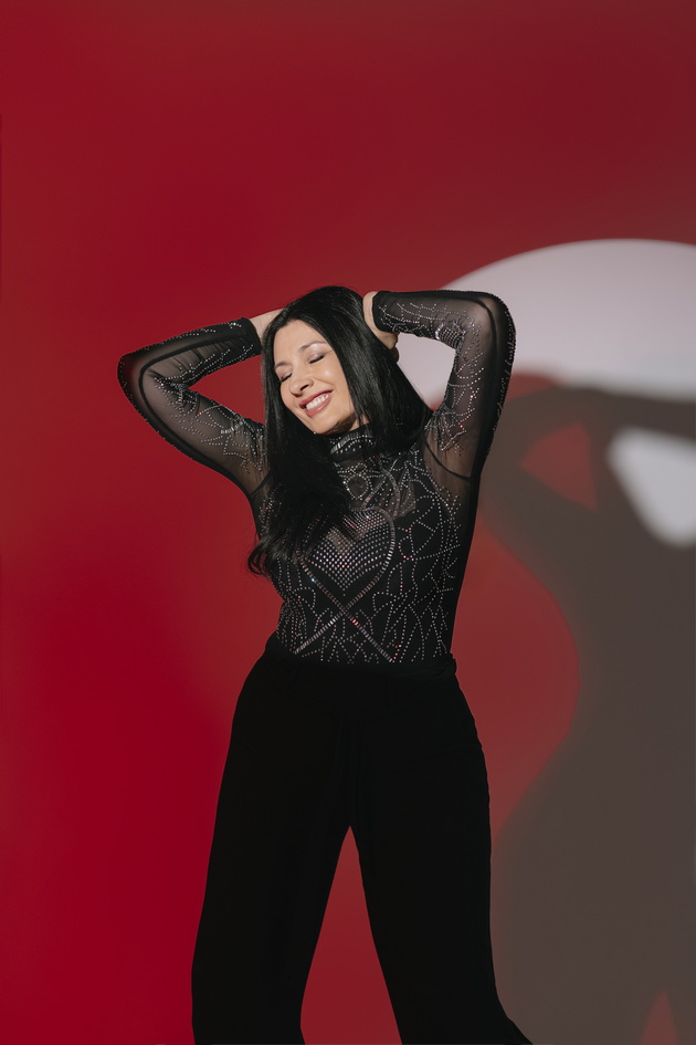 kaliopi-za-crnobelo-koga-sozdadov-svoe-semejstvo-sfativ-kolkava-zhrtva-pravele-moite-roditeli-za-mene-03.jpg