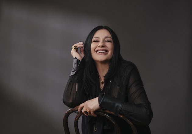 kaliopi-za-crnobelo-koga-sozdadov-svoe-semejstvo-sfativ-kolkava-zhrtva-pravele-moite-roditeli-za-mene-04.jpg