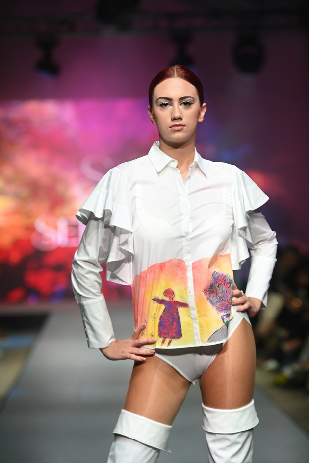 umetnichki-performans-i-dve-vpechatlivi-revii-na-zatvoranjeto-na-shtip-fashion-days-2024-foto-37.JPG