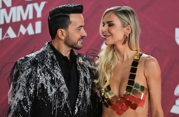 luis-fonsi-ja-ima-najzgodnata-sopruga-izvajana-na-43-godini-izdominira-i-na-latino-gremi-nagradite-09.jpg