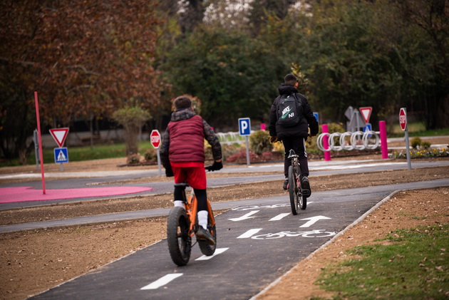 pushten-vo-upotreba-nov-detski-velodrom-vo-parkot-saraj-donacija-od-stopanska-banka-03.jpg