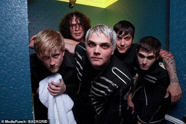 tapanarot-na-my-chemical-romance-pronajden-mrtov-na-44-godini-imashe-depresija-so-denovi-ne-go-nashol-nikoj-09.JPG