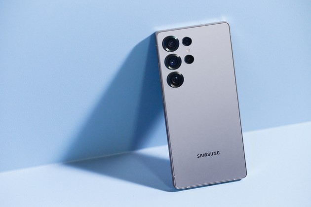 serijata-samsung-galaxy-s25-gi-postavuva-standardite-za-telefon-so-veshtachka-inteligencija-kako-vistinski-ai-pridruzhnik-02.JPG