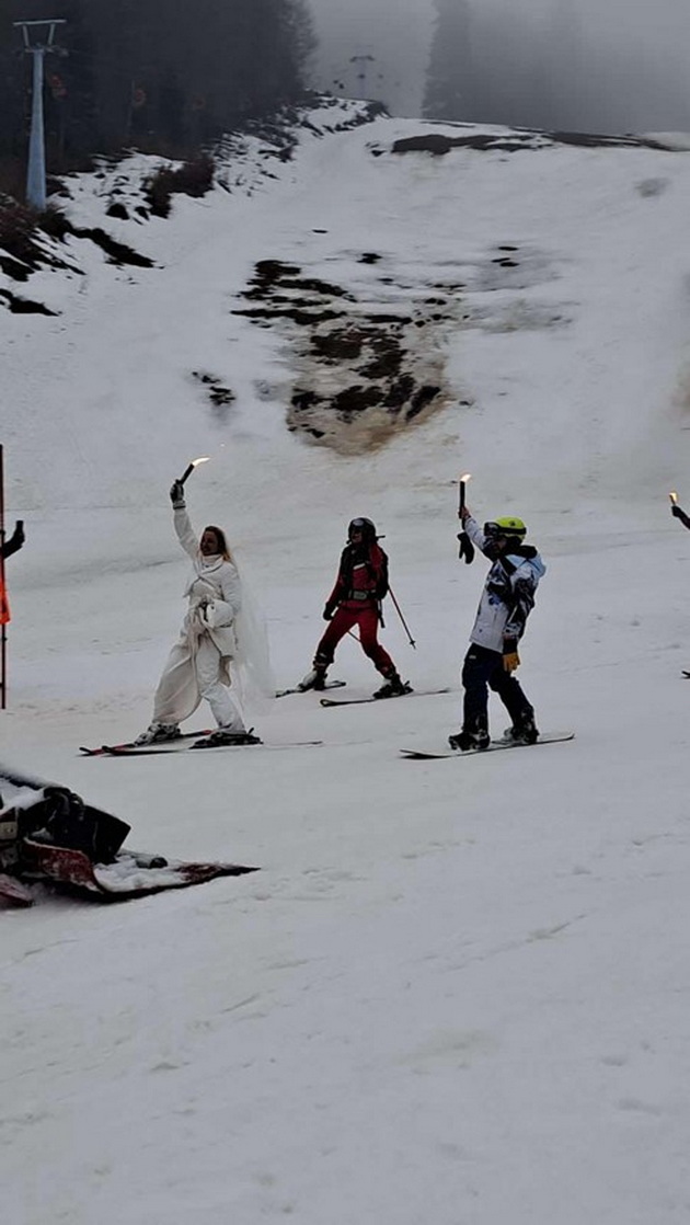 jelena-i-filip-se-venchaa-na-ski-staza-vo-mavrovo-12.jpg