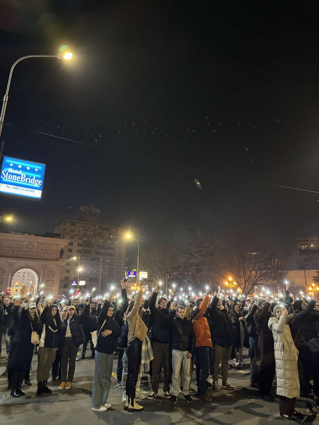 triminuten-molk-za-frosina-na-partizanska-tolpa-narod-izleze-na-deneshniot-protest-vo-potraga-po-pravda.jpg