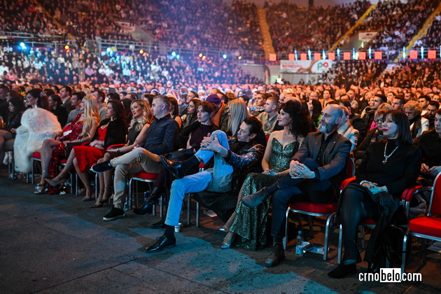 15-momenti-od-zlatna-bubamara-25-koi-najverojatno-nema-da-gi-vidite-na-televizija-18.JPG