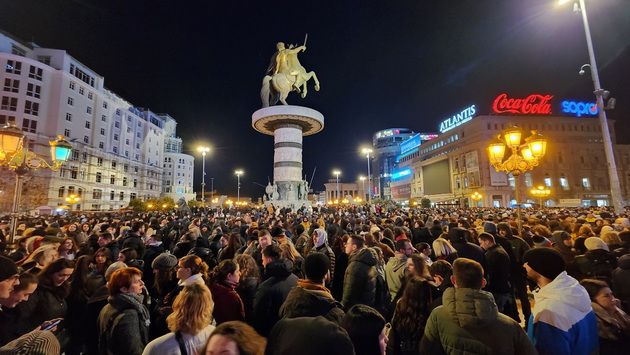 momenti-od-protestot-vo-skopje-za-zhrtvite-na-pozharot-vo-kochani-03_copy.jpg