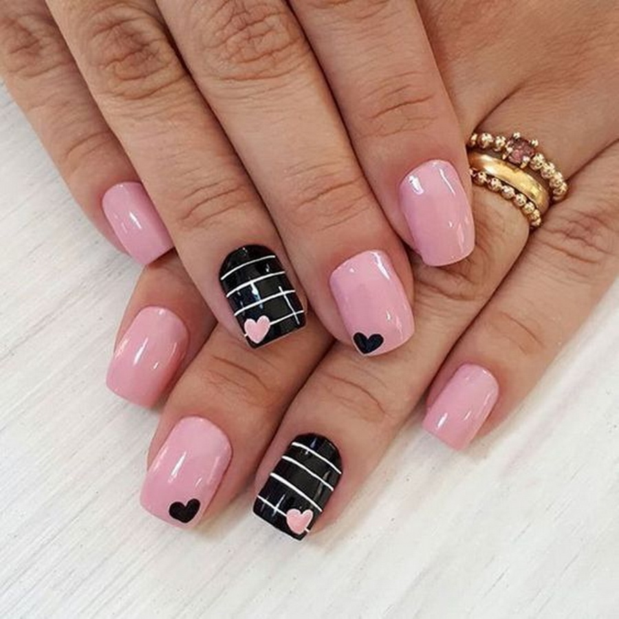 Шеллак на короткие ногти черно и розовые