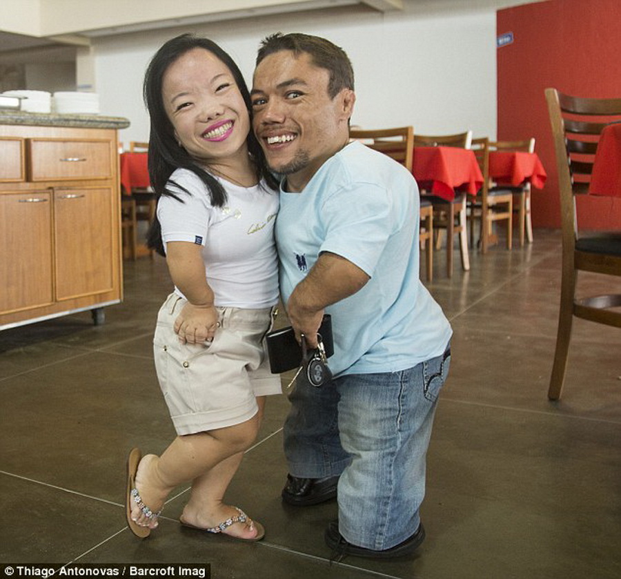 Oriental Older Midget Copulates a White Stud