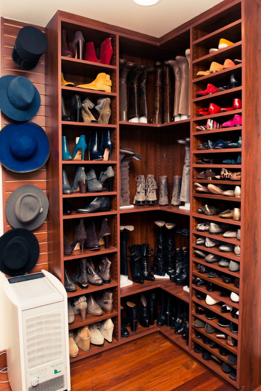 удобное хранение обуви в шкафу
